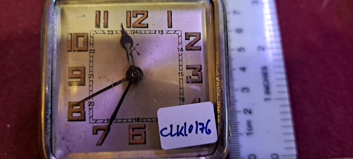 Old mechanical desk clock [CLK10176]
