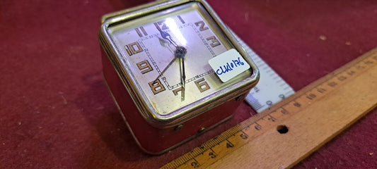 Old mechanical desk clock [CLK10176]