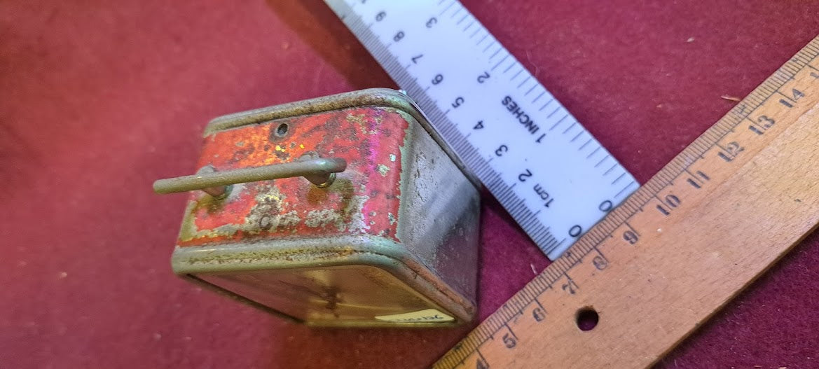 Old mechanical desk clock [CLK10176]