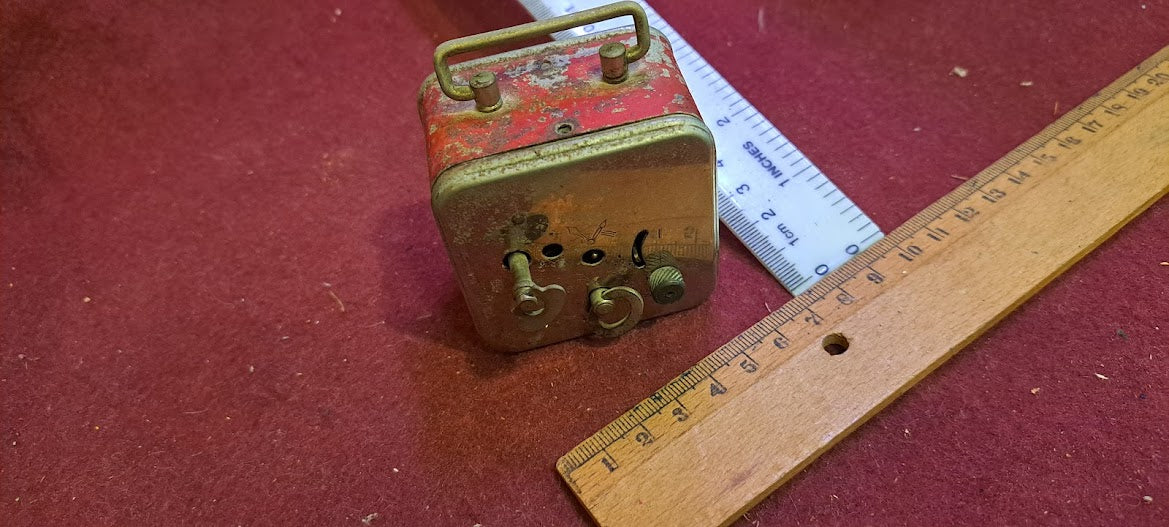 Old mechanical desk clock [CLK10176]
