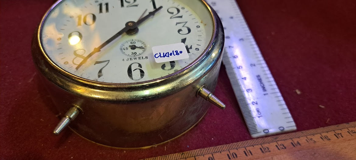 Old mechanical desk clock [CLK10180]