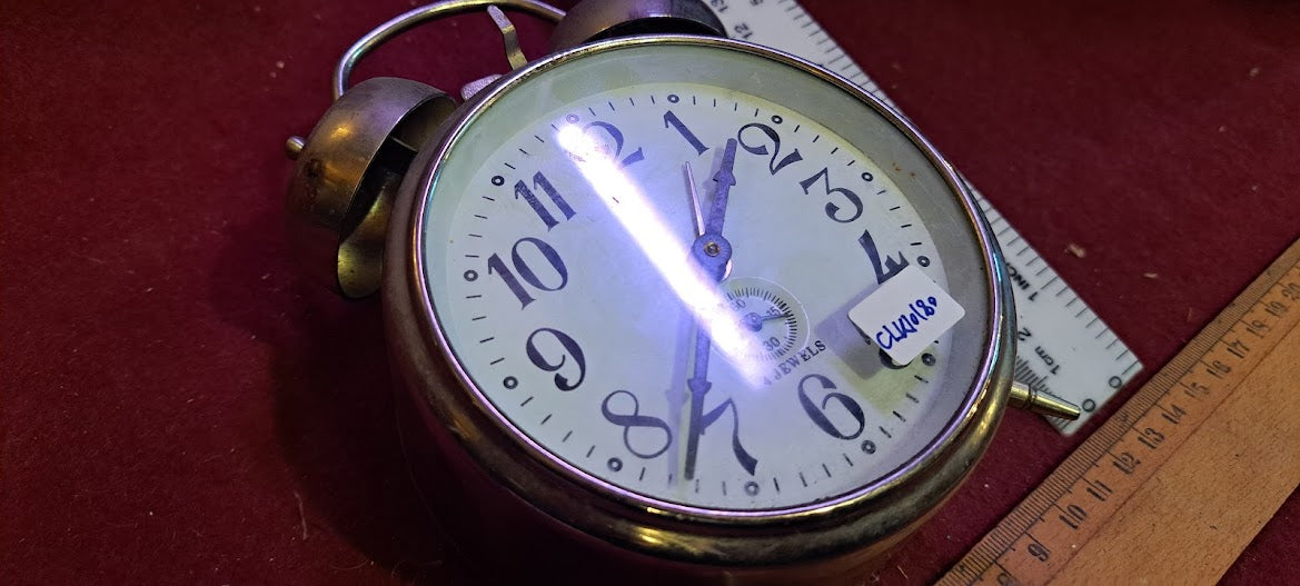 Old mechanical desk clock [CLK10180]