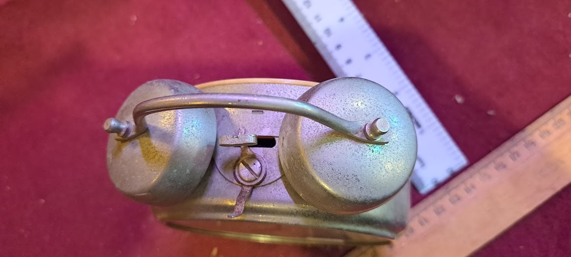 Old mechanical desk clock [CLK10180]