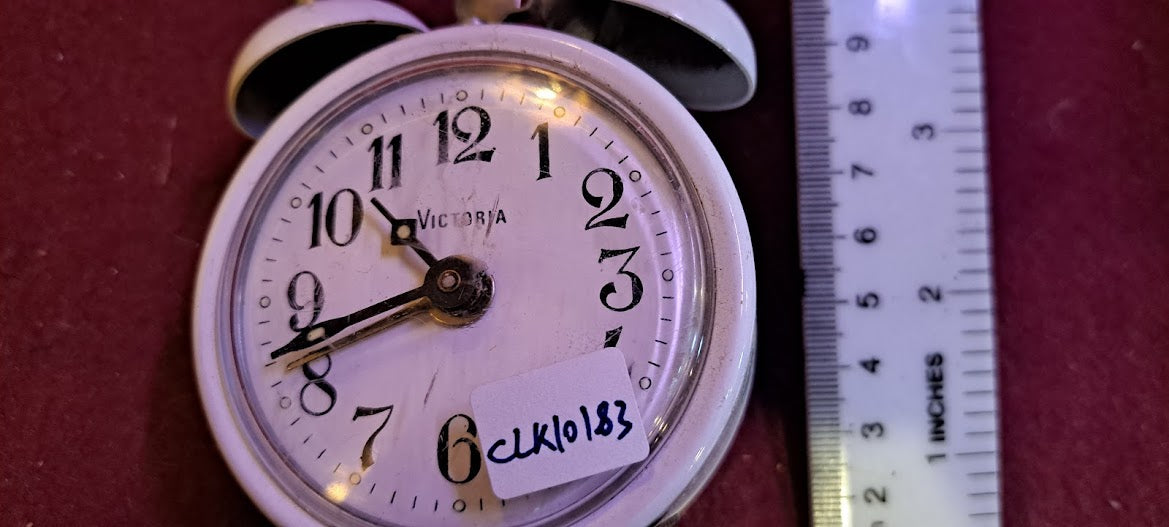 Old mechanical desk clock [CLK10183]