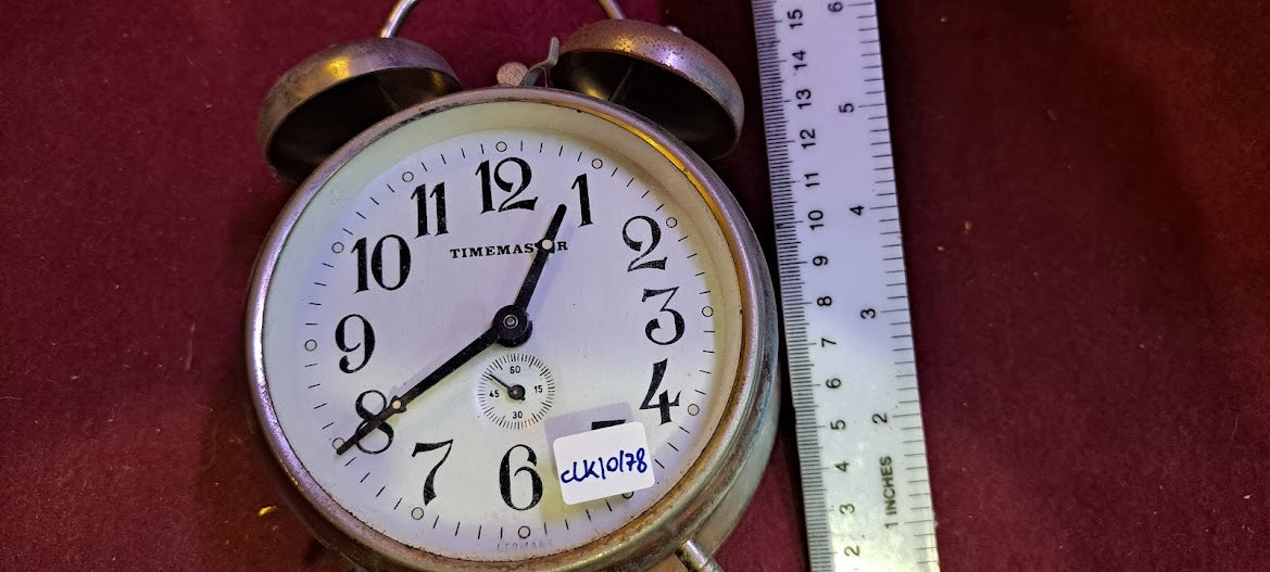 Old mechanical desk clock [CLK10178]