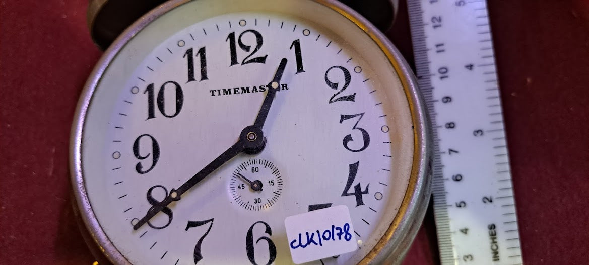 Old mechanical desk clock [CLK10178]