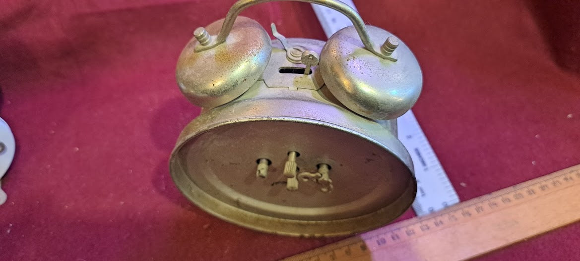 Old mechanical desk clock [CLK10178]