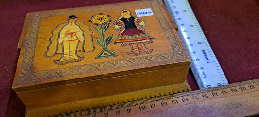 Old 2x playing cards & wood box [GAM10269]