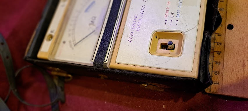 Old Electronic insulation tester [INS10454]