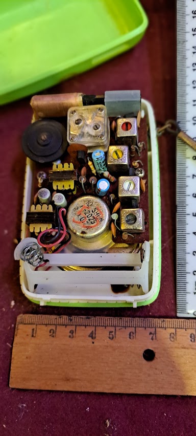 Radio transistor [INS10488]