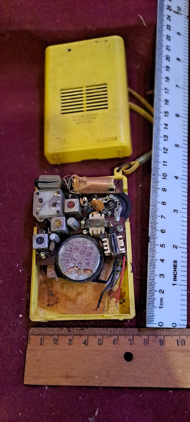 Radio transistor [INS10494]