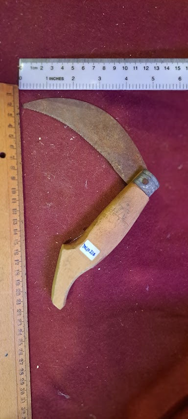 Old Small Folding Hand Saw [TOL10218]
