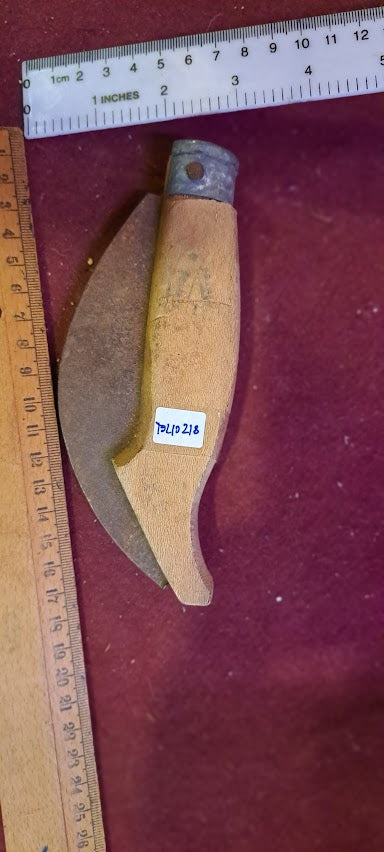 Old Small Folding Hand Saw [TOL10218]