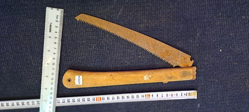 Vintage Folding Hand Saw [TOL10229]