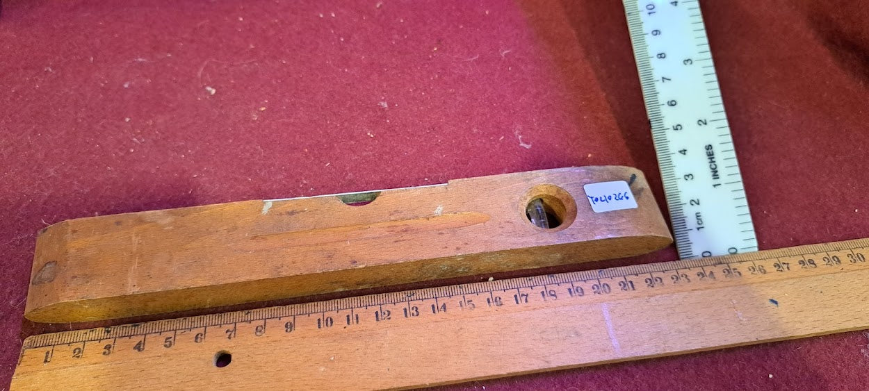 Vintage Wooden water level [TOL10266]