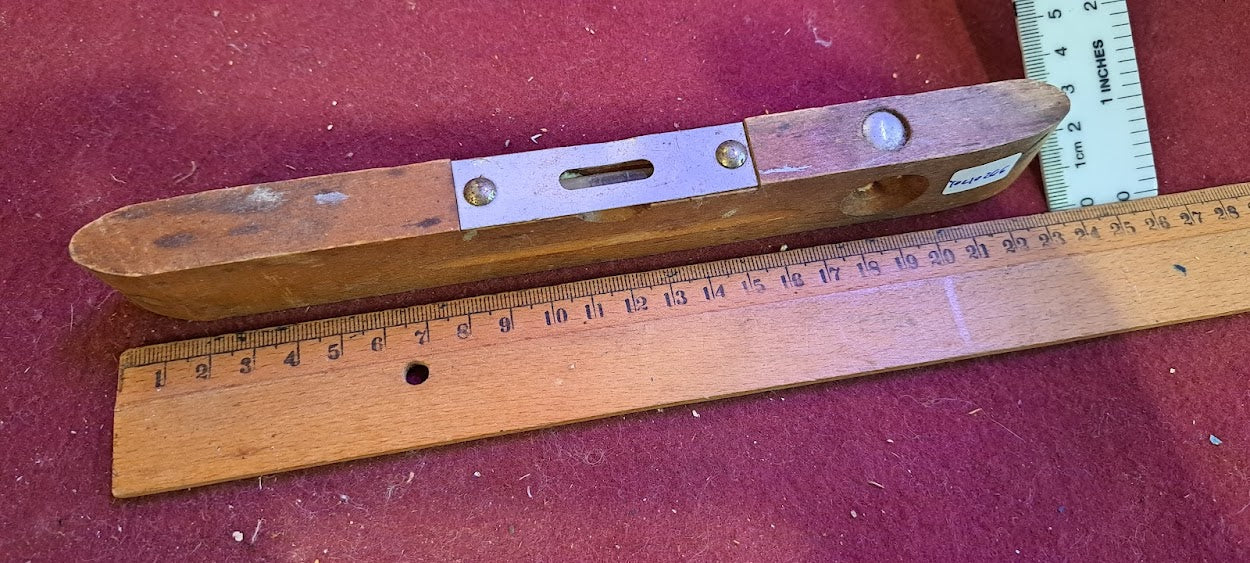 Vintage Wooden water level [TOL10266]