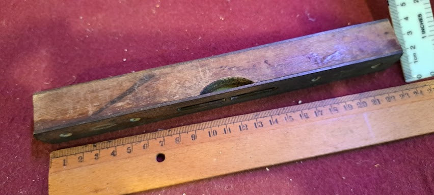 Vintage Wooden water level [TOL10267]