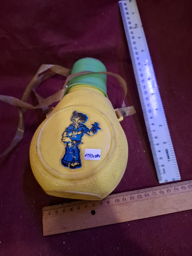 Old kid watter bottle [OTH10284]
