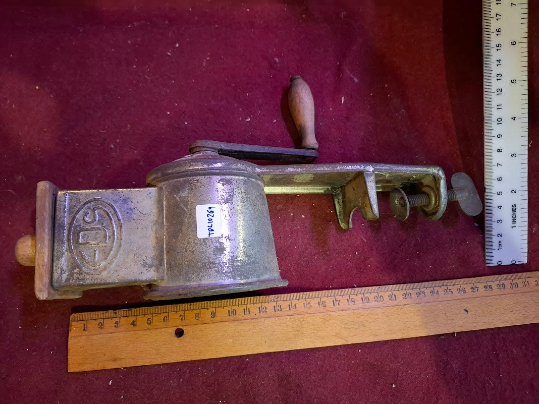 Vintage spice grinder [TOL10269]