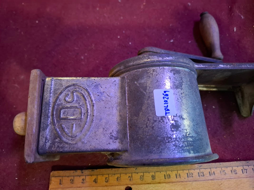 Vintage spice grinder [TOL10269]