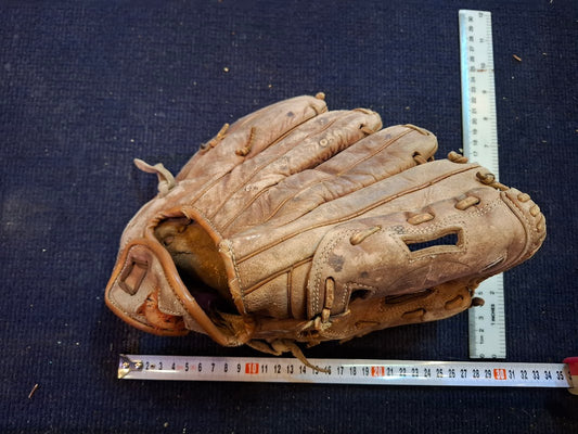 Vintage Baseball Glove [SPT10136]