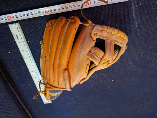 Vintage Baseball Glove [SPT10137]