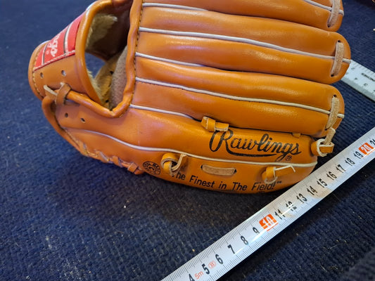Vintage Baseball Glove [SPT10134]