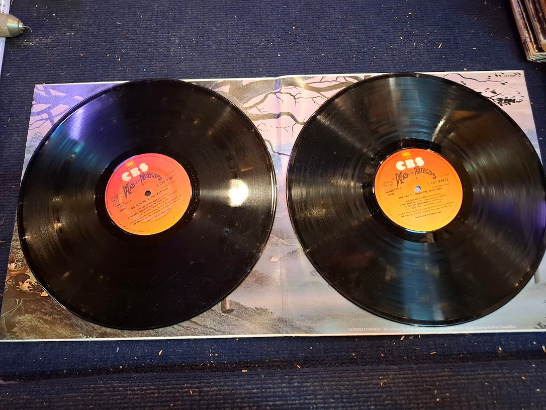 War of the worlds movie double record [ENT10254]