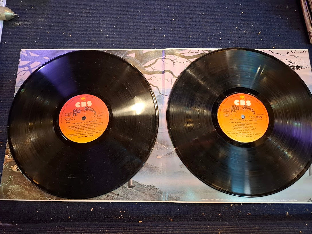 War of the worlds movie double record [ENT10254]