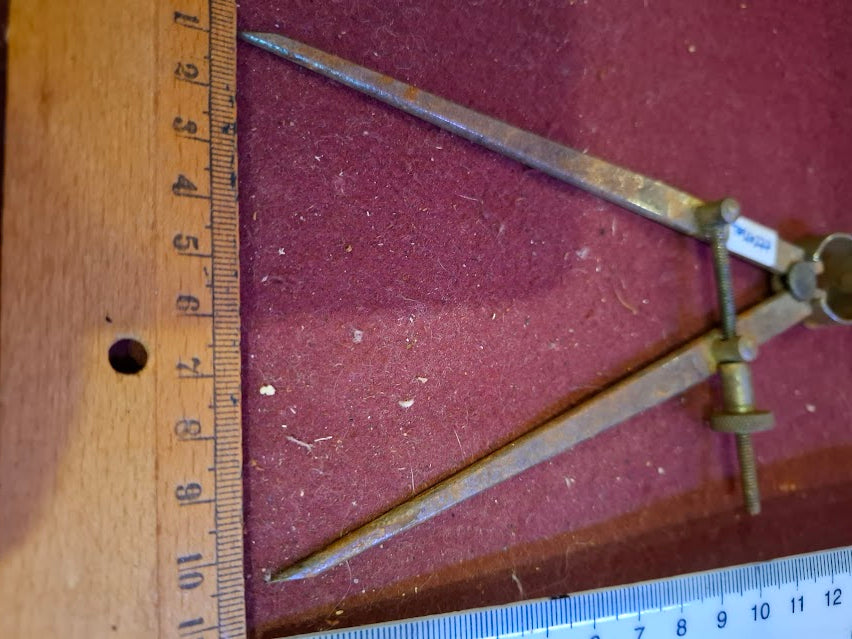 Vintage Metal Caliper [TOL10277]