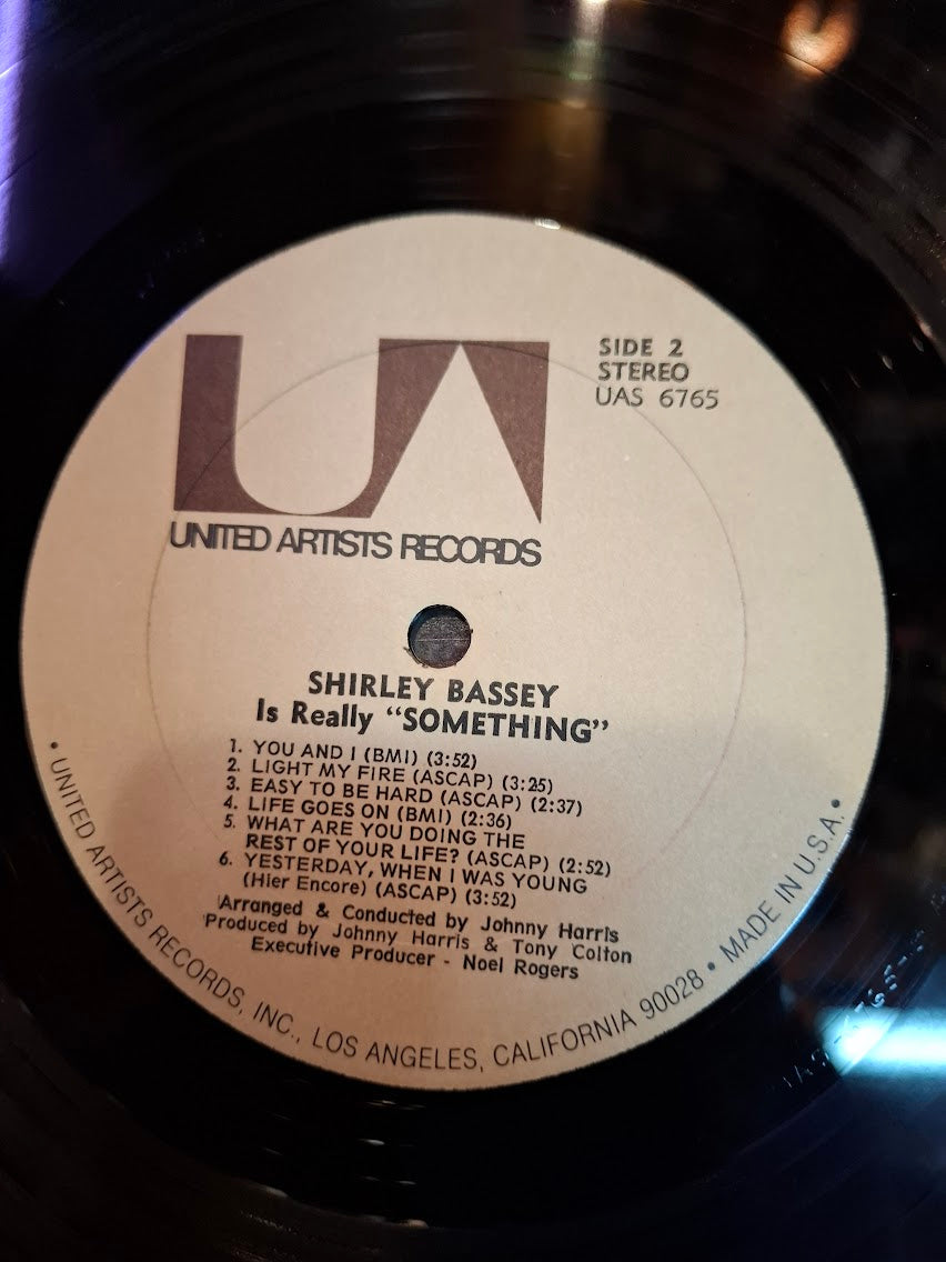 Shirley Bassey - Something, record [ENT10384]