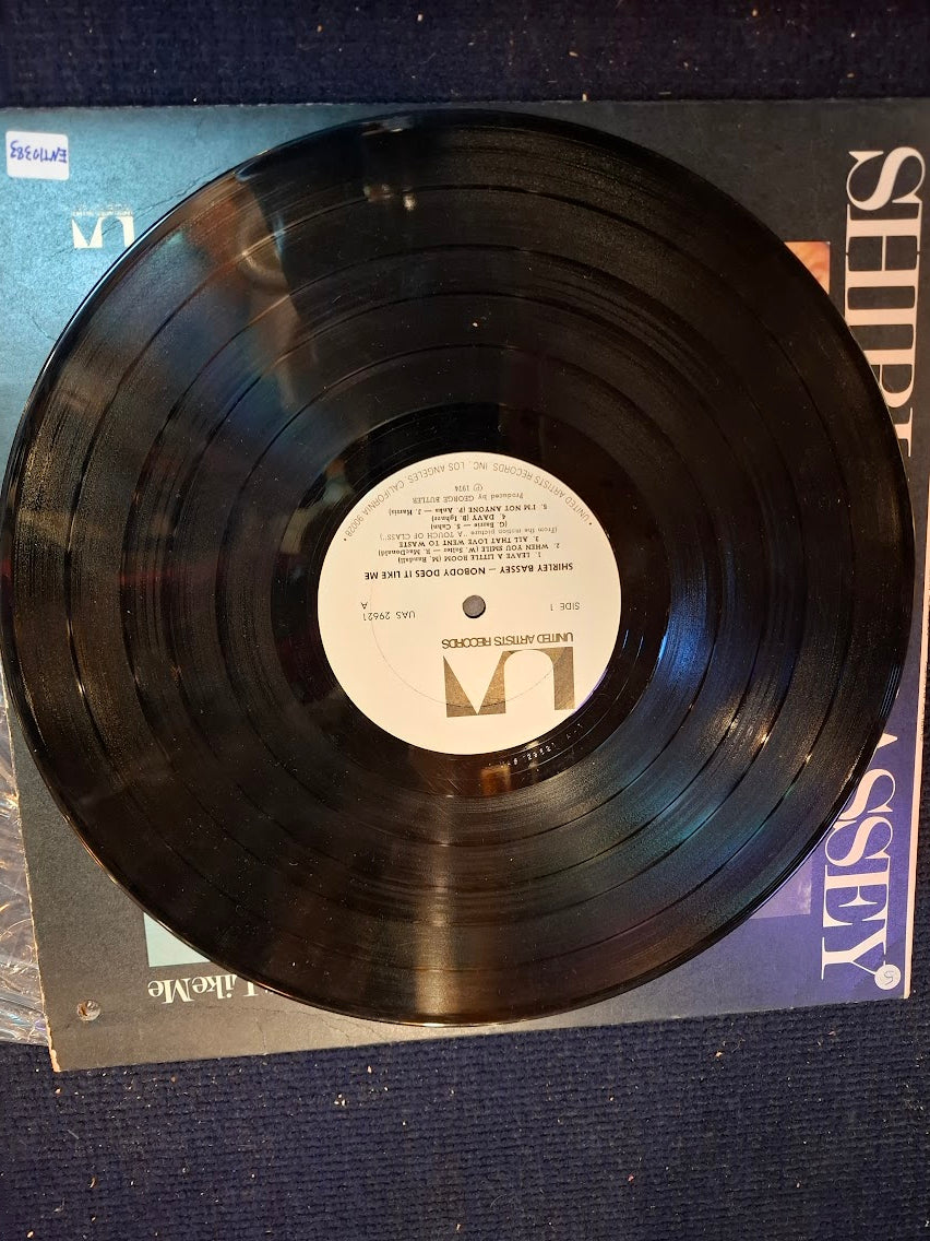 Shirley Bassey - Nobody does it like me, record [ENT10383]