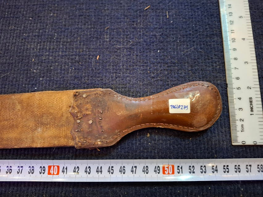 Vintage Knife sharpener made of processed leather [TOL10275]