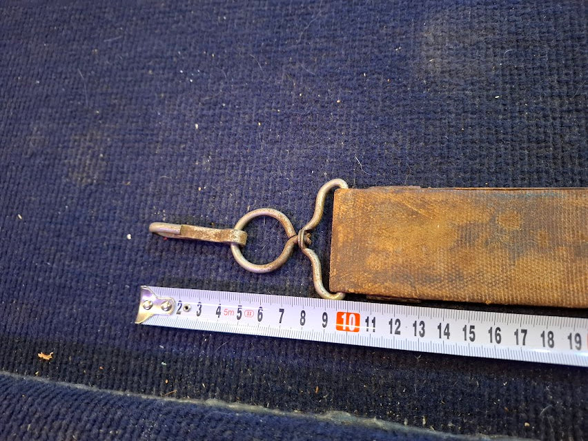 Vintage Knife sharpener made of processed leather [TOL10275]