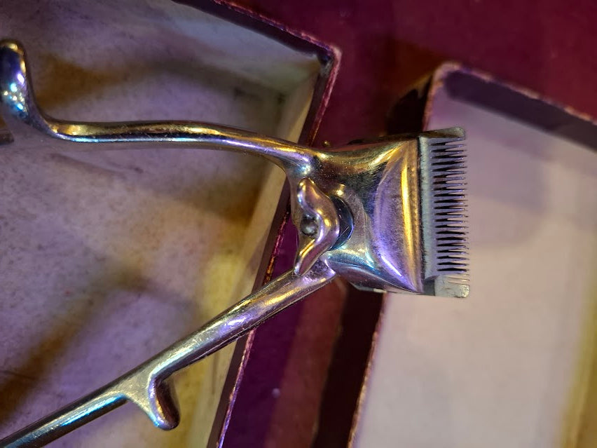 Vintage Manual hair clipper of a barber [TOL10282]
