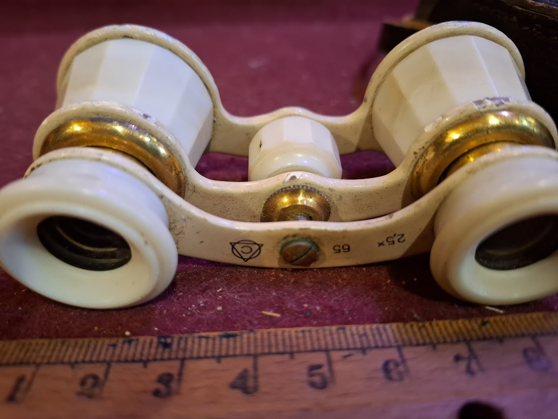 Vintage Theater Binoculars [INS10525]