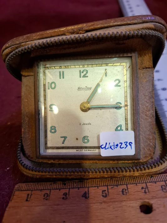 Vintage mechanical traveling clock [CLK10239]