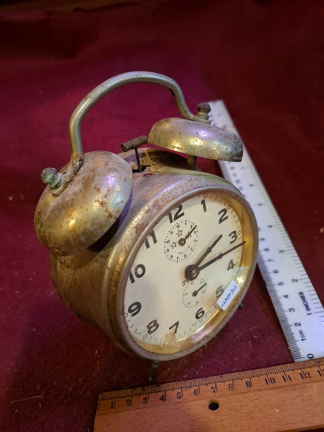 Vintage mechanical clock [CLK10303]