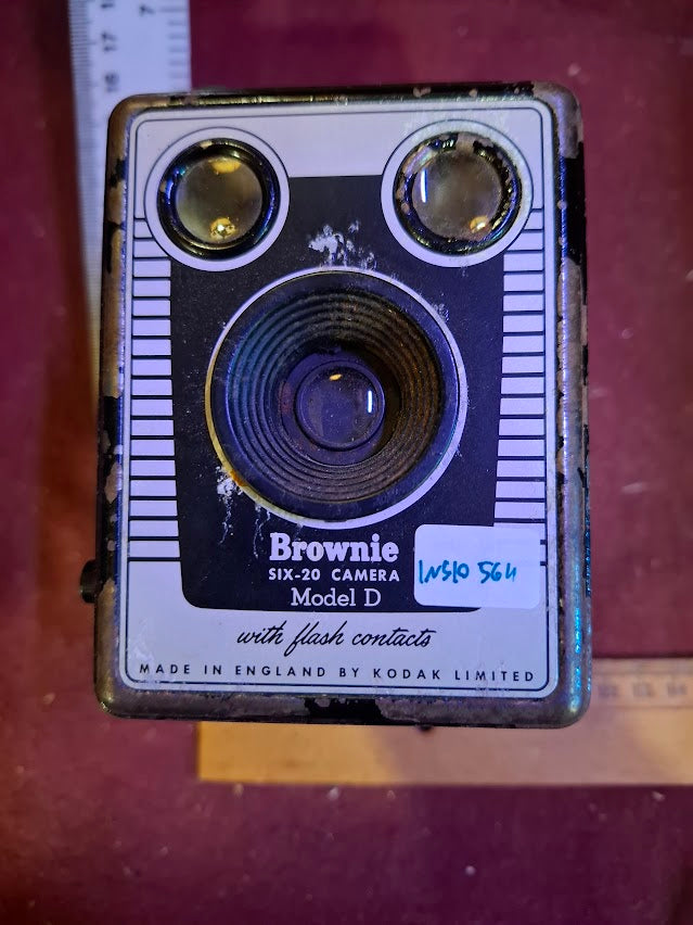 Antique camera - Kodak Brownie six-20 model D [INS10564]
