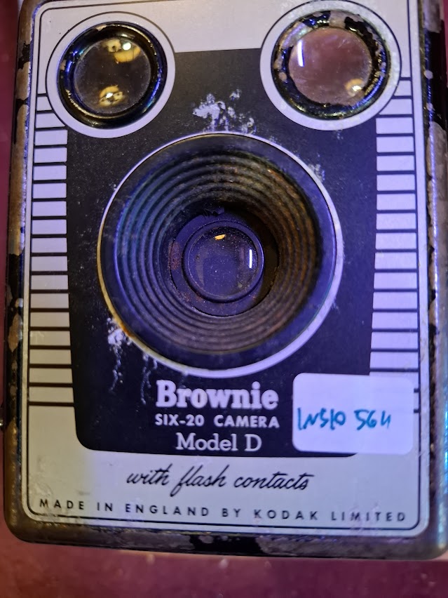 Antique camera - Kodak Brownie six-20 model D [INS10564]