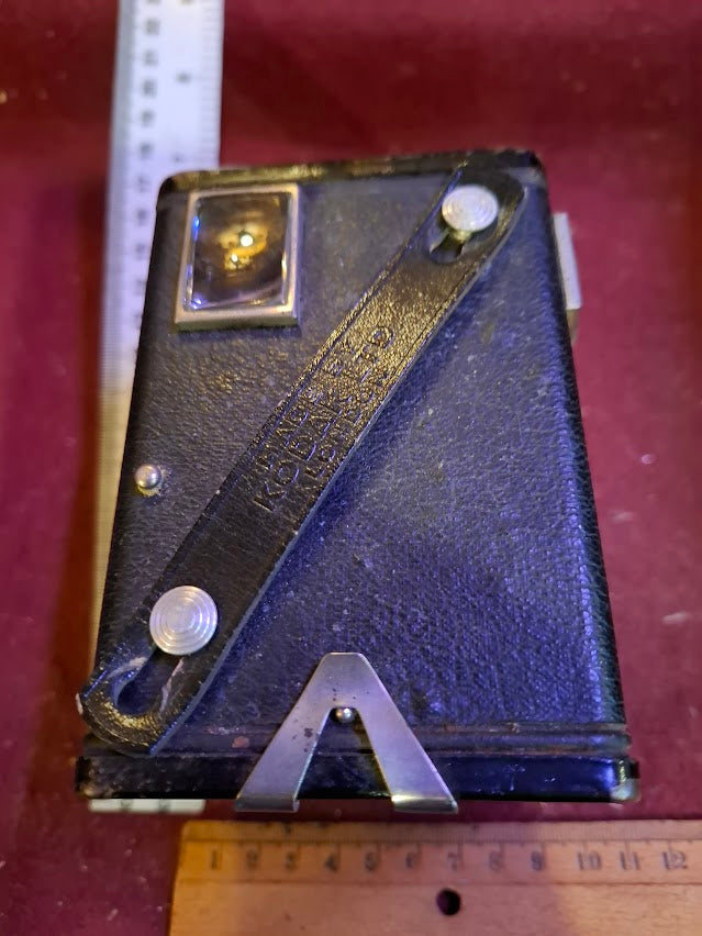 Antique camera - Kodak Brownie six-20 model D [INS10564]
