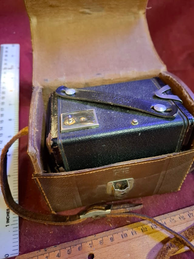 Antique camera - Kodak Brownie six-20 model D [INS10564]