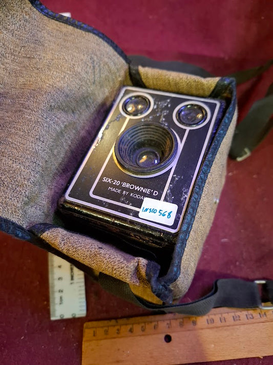 Antique camera - Kodak Brownie D super six-20  [INS10568]