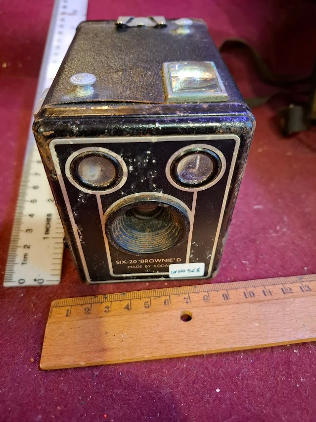 Antique camera - Kodak Brownie D super six-20  [INS10568]