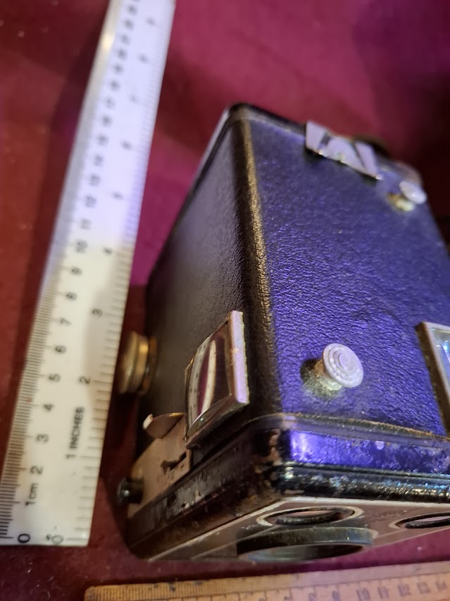 Antique camera - Kodak Brownie D super six-20  [INS10568]