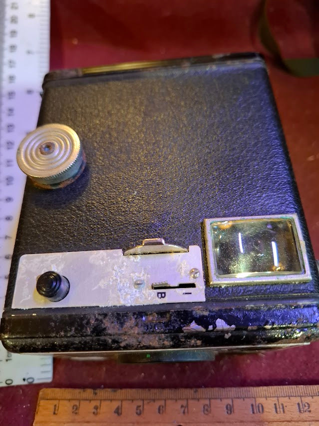 Antique camera - Kodak Brownie D super six-20  [INS10568]