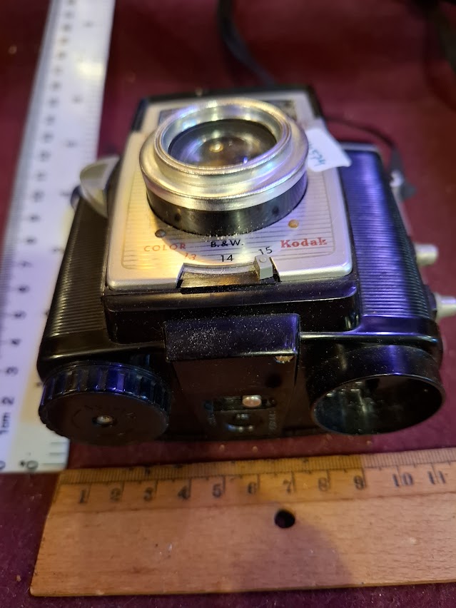 Antique camera - Kodak Brownie twin 20 [INS10574]