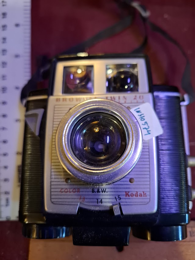 Antique camera - Kodak Brownie twin 20 [INS10574]
