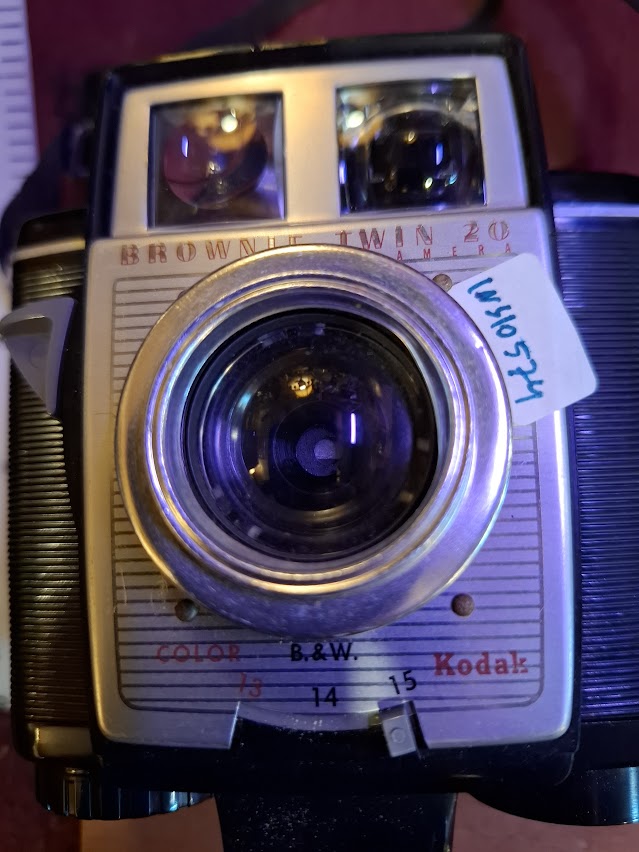 Antique camera - Kodak Brownie twin 20 [INS10574]