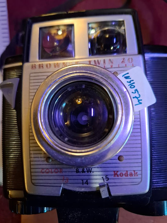 Antique camera - Kodak Brownie twin 20 [INS10574]
